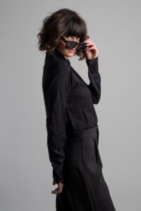 BLUSA DE DAMA NEGRA BOTONES