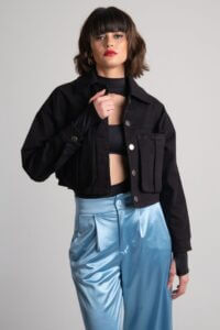 CHAQUETA CORTES DENIM NEGRA